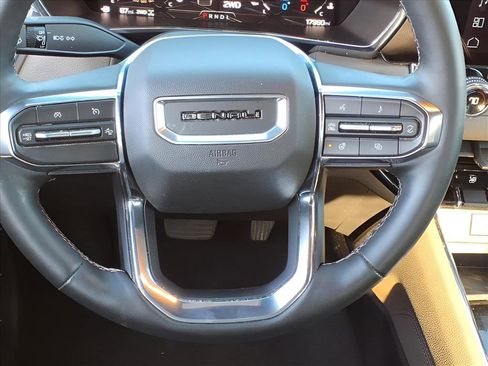 Used 2024 GMC Canyon Denali image 6