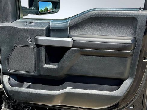 Used 2019 Ford F150 XLT w/ Equipment Group 302A Luxury AWD/4WD image 31