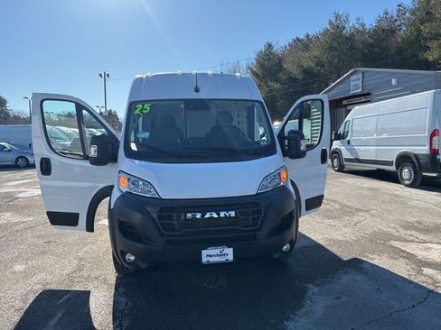 Used 2025 RAM ProMaster 2500 w/ Convenience Group image 11