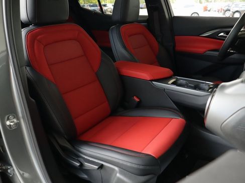 Used 2025 Chevrolet Equinox EV RS image 34