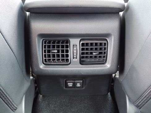 Used 2025 Toyota Camry SE FWD image 31