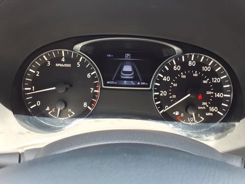 Used 2020 Nissan Pathfinder SL FWD image 38