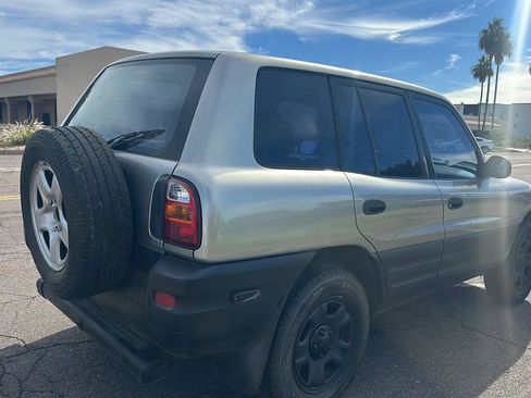 Used 1999 Toyota RAV4 2WD 4-Door image 36