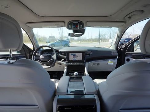 Used 2024 Jeep Wagoneer 4WD w/ Premium Group I image 26