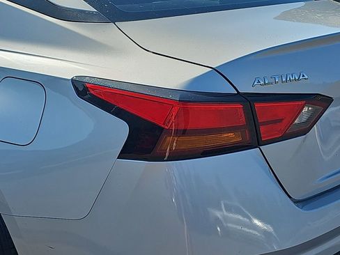 Used 2022 Nissan Altima 2.5 SV w/ SV Premium Package image 37