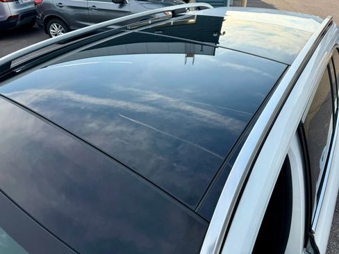 Used 2022 Mercedes-Benz GLB 250 4MATIC w/ Premium Package Lite image 17