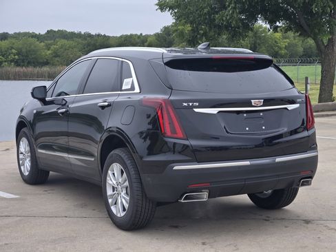 New 2025 Cadillac XT5 Luxury image 3