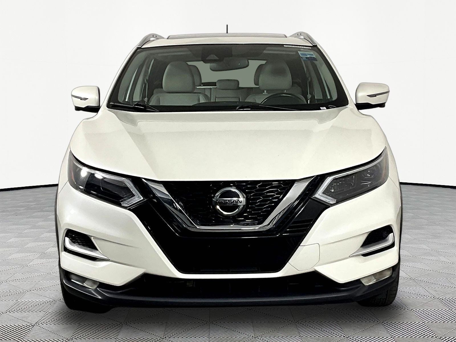 Certified 2022 Nissan Rogue Sport SL w/ Premium Package AWD/4WD image 2