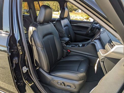 New 2025 Jeep Grand Cherokee Limited w/ Black Appearance Package image 47