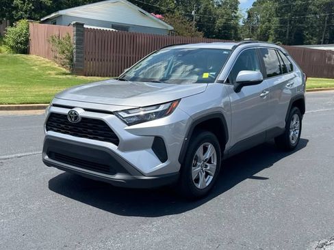 Used 2025 Toyota RAV4 XLE FWD image 3