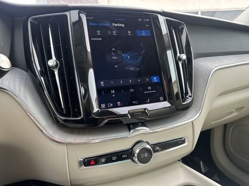 Certified 2023 Volvo XC60 B5 Plus w/ Climate Package image 21