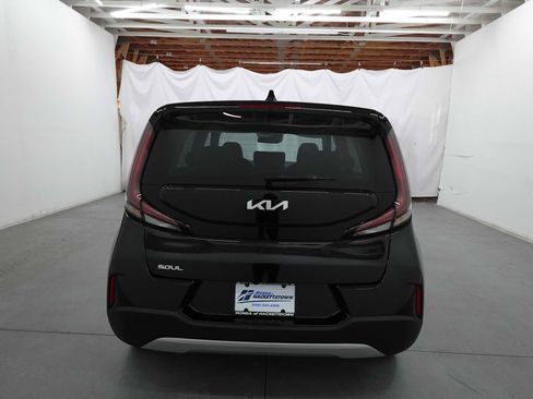 Used 2023 Kia Soul LX FWD image 6