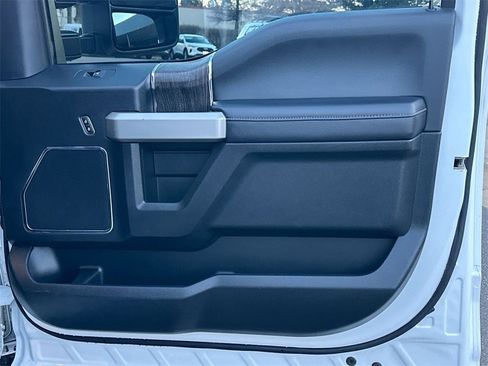Used 2021 Ford F250 Lariat w/ FX4 Off-Road Package image 38