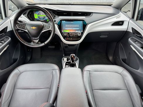 Used 2019 Chevrolet Bolt Premier w/ Infotainment Package image 17