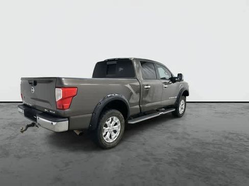 Used 2016 Nissan Titan SL AWD/4WD image 4