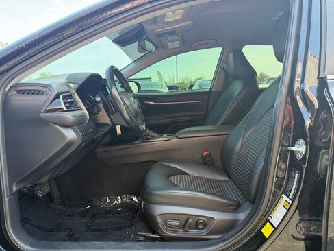 Used 2021 Toyota Camry SE image 12