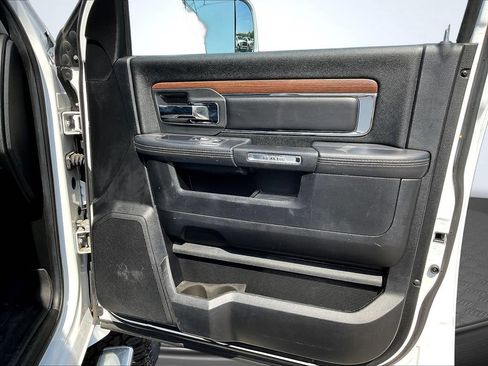 Used 2015 RAM 2500 Laramie w/ Convenience Group AWD/4WD image 30