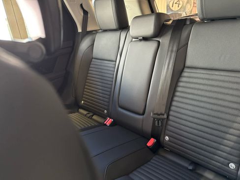 Used 2025 Land Rover Discovery Sport S image 11