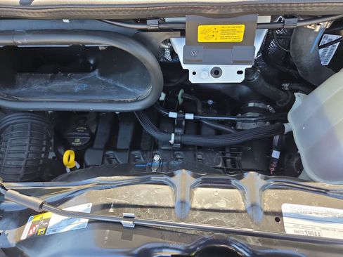 Used 2025 RAM ProMaster 2500 w/ U-Haul Equipment Group FWD image 17