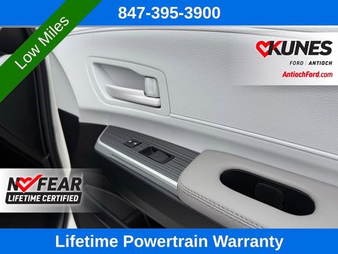Used 2025 Toyota Sienna LE image 11