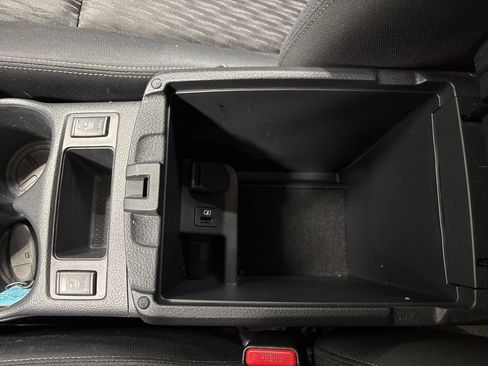 Used 2018 Nissan Rogue SV image 23