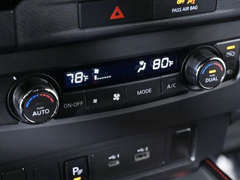 Used 2023 Nissan Frontier PRO-4X w/ Technology Package AWD/4WD image 18