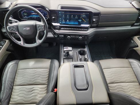 Used 2022 Chevrolet Silverado 1500 ZR2 w/ Technology Package AWD/4WD image 9