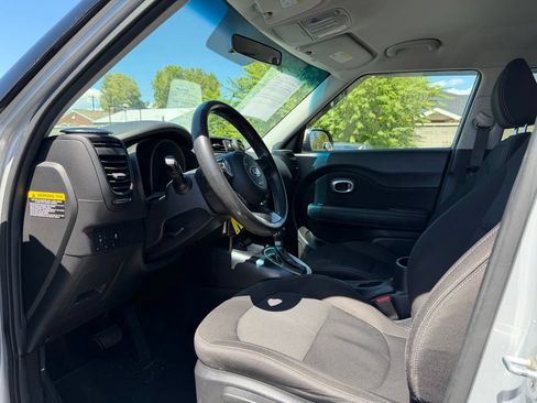 Used 2016 Kia Soul FWD image 9