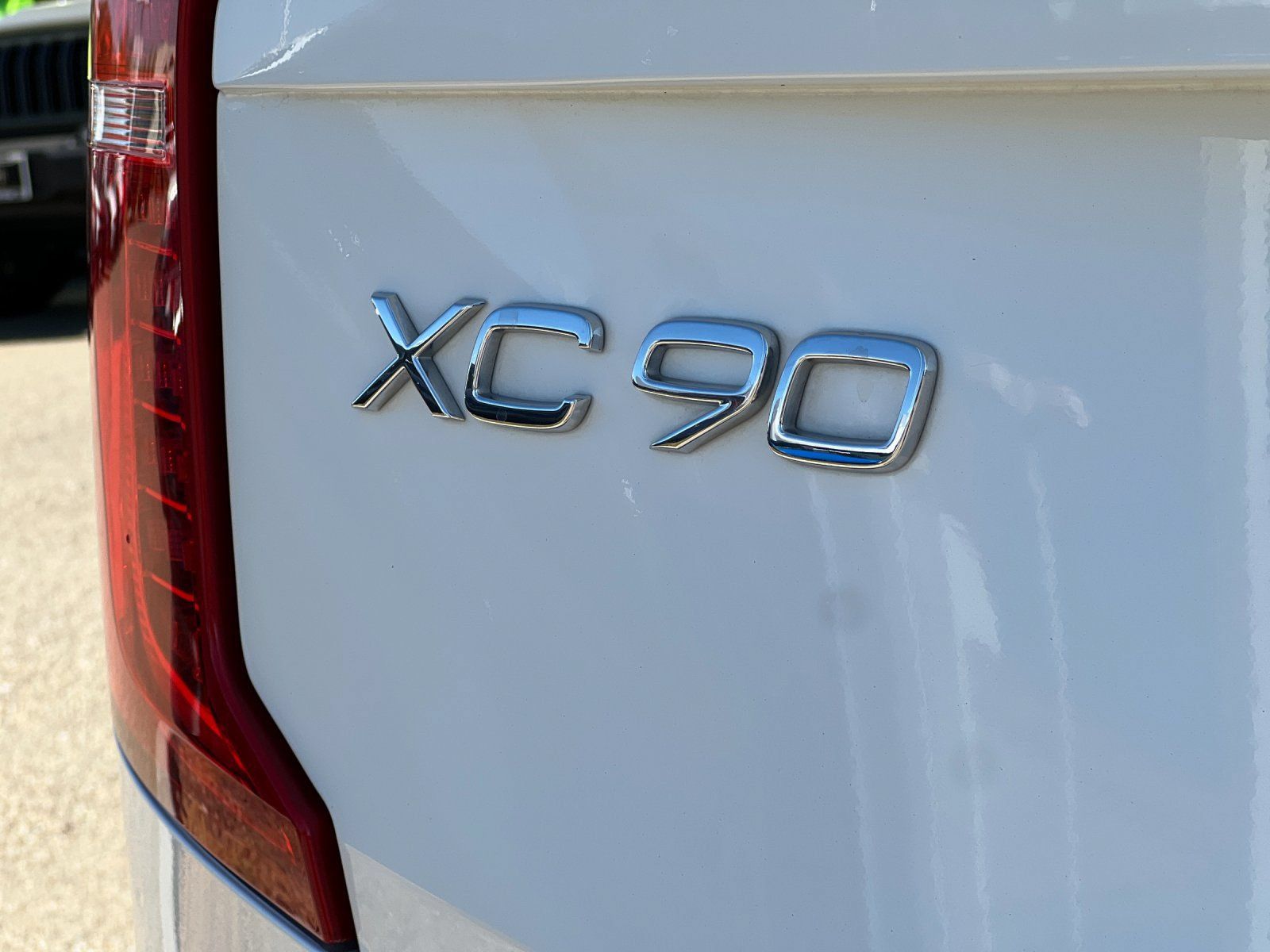 Used 2024 Volvo XC90 T8 Plus AWD/4WD image 40