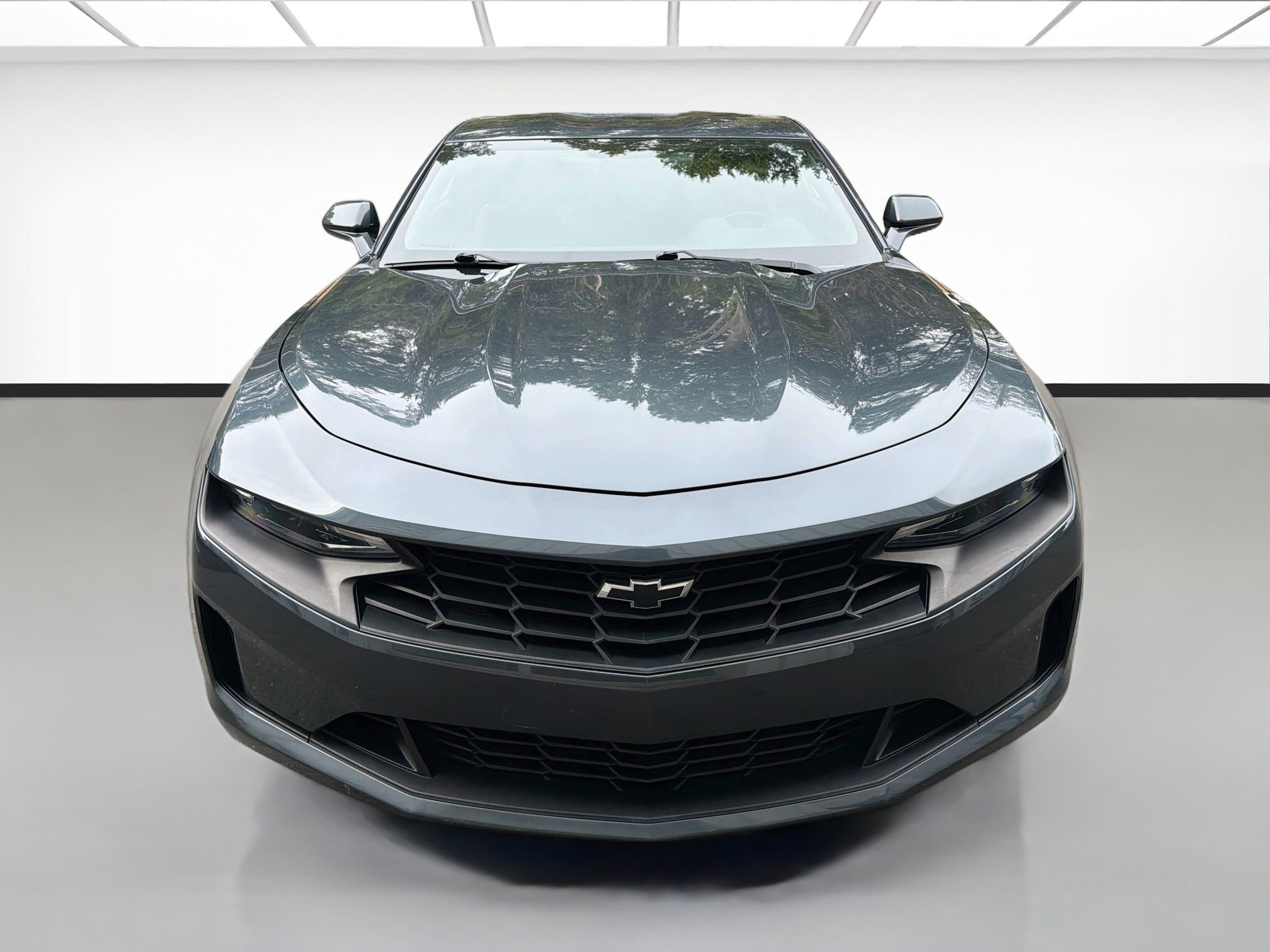 Used 2020 Chevrolet Camaro LT RWD image 2