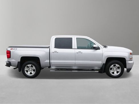 Used 2018 Chevrolet Silverado 1500 LT w/ All Star Edition AWD/4WD image 3