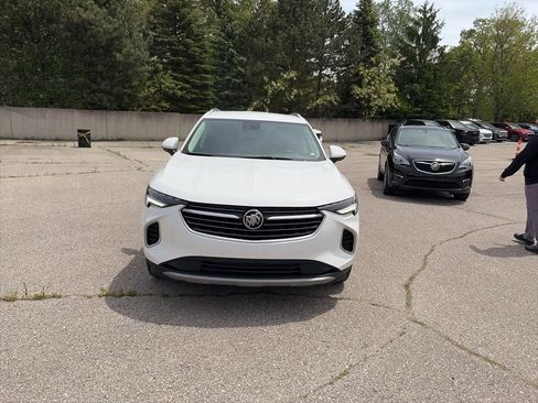 Used 2023 Buick Envision Essence AWD/4WD image 3