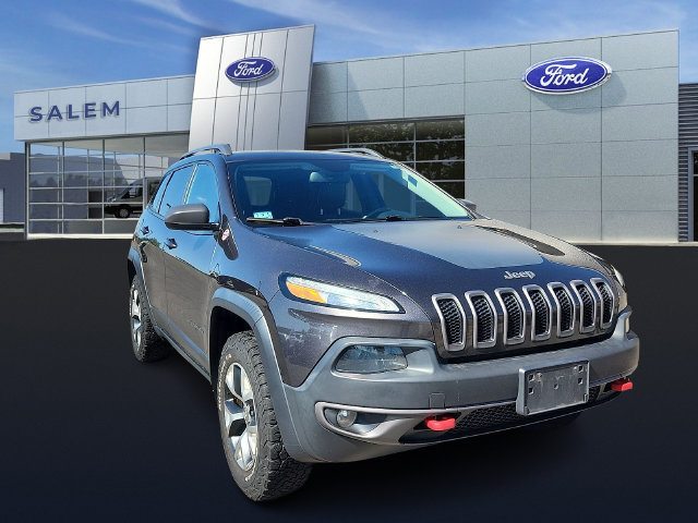Used 2017 Jeep Cherokee Trailhawk w/ Cold Weather Group AWD/4WD image 1