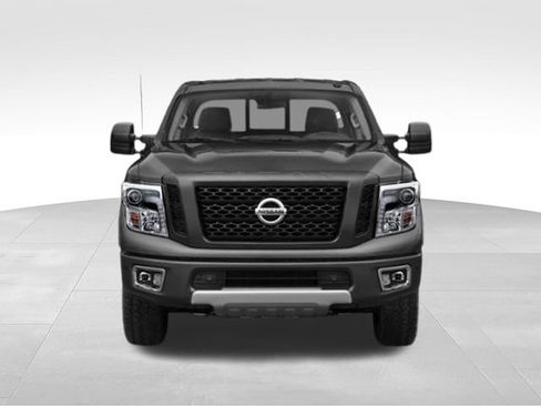 Used 2019 Nissan Titan PRO-4X w/ Pro-4x Convenience Package AWD/4WD image 7