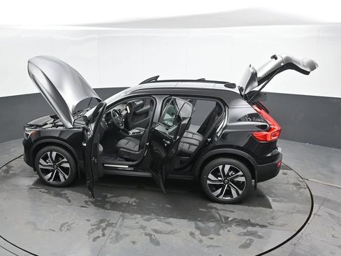 New 2026 Volvo XC40 B5 Plus w/ Protection Package Premier AWD/4WD image 49