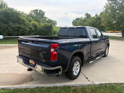 Used 2021 Chevrolet Silverado 1500 LT w/ Convenience Package II AWD/4WD image 9
