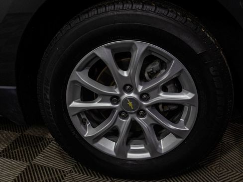 Used 2019 Chevrolet Equinox LT w/ Driver Convenience Package image 55