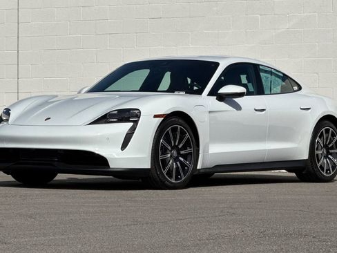 Used 2022 Porsche Taycan image 10