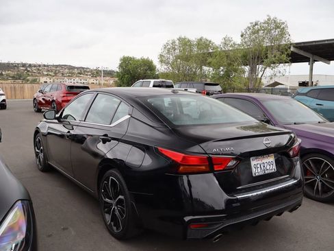 Used 2023 Nissan Altima 2.5 SR FWD image 4