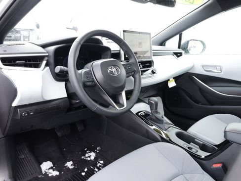 Certified 2025 Toyota Corolla SE w/ SE Premium Package image 27