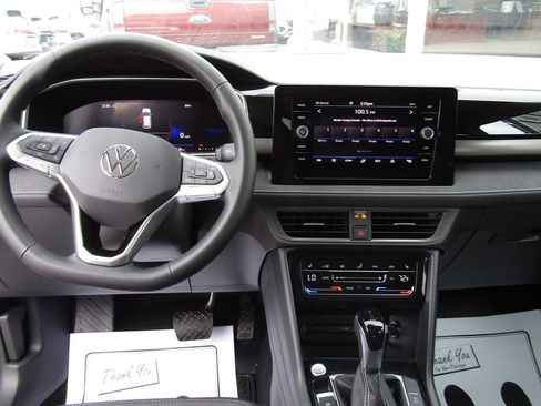 New 2026 Volkswagen Taos SE AWD/4WD image 18