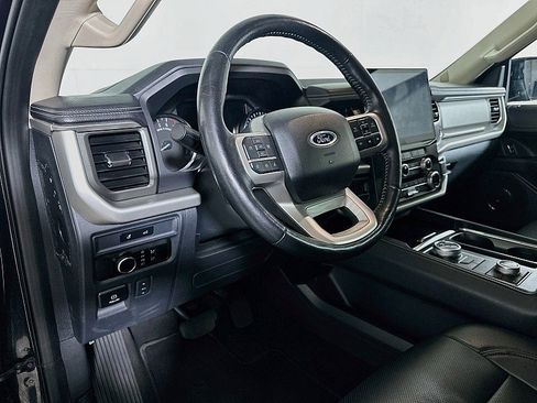 Used 2024 Ford Expedition XLT AWD/4WD image 9