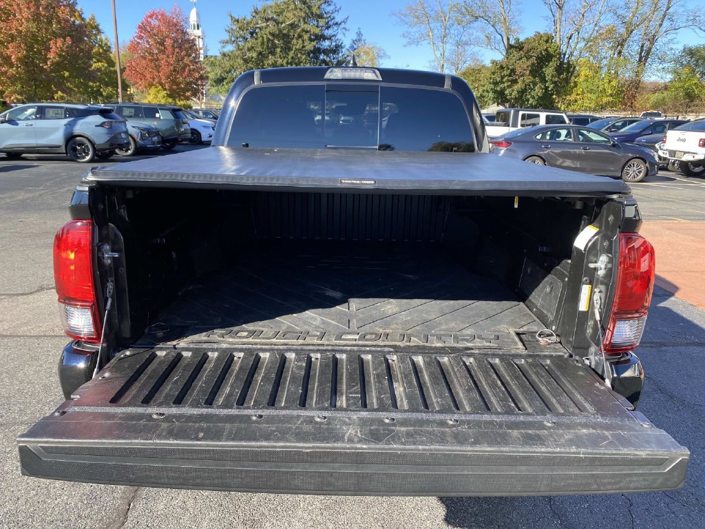 Used 2022 Toyota Tacoma SR5 AWD/4WD image 5