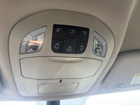 Used 2023 Chrysler Pacifica Touring-L w/ Uconnect Theater Family Group AWD/4WD image 24