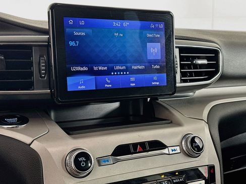 Used 2024 Ford Explorer XLT w/ Equipment Group 202A AWD/4WD image 21