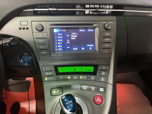 Used 2013 Toyota Prius Three FWD image 22