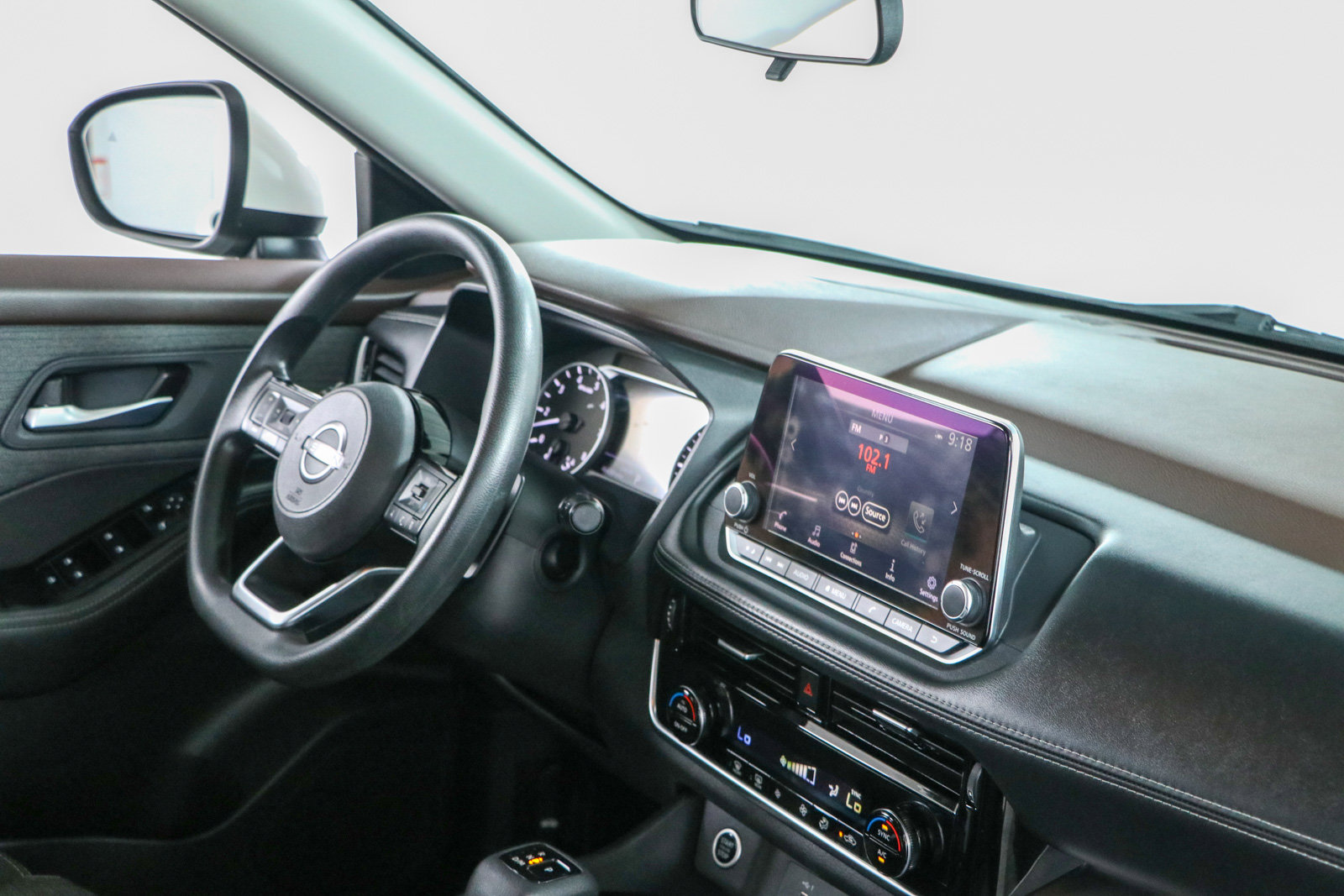Used 2022 Nissan Rogue SV FWD image 25