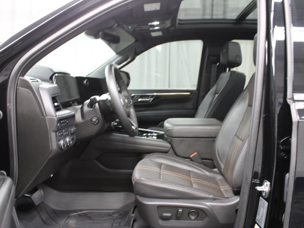 Used 2025 Chevrolet Tahoe High Country w/ Sun And Tow Package AWD/4WD image 12