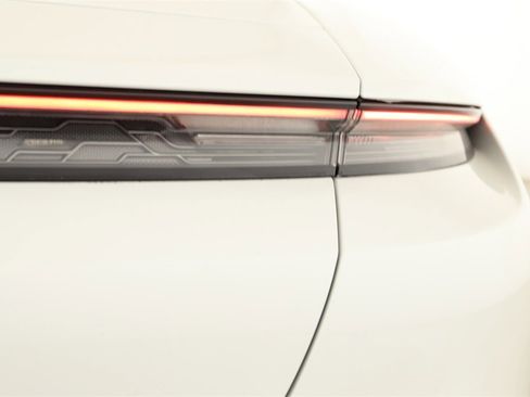 Used 2021 Porsche Taycan 4S image 27