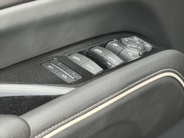 Used 2021 Cadillac Escalade ESV Sport AWD/4WD image 19